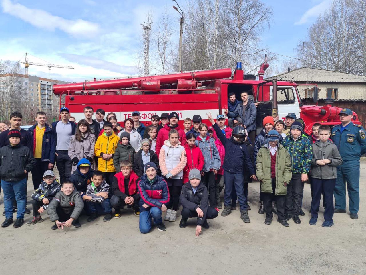 Пожарные-спасатели в гостях у школьников.